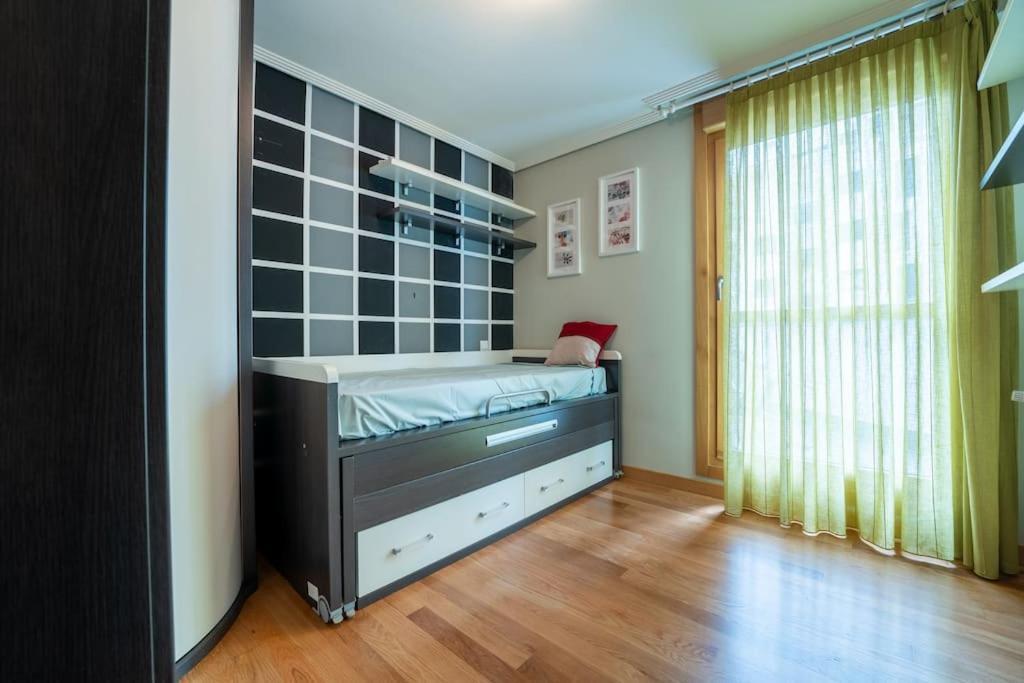 Apartamento En El Corazon De La Ciudad Con Parking Santander Buitenkant foto