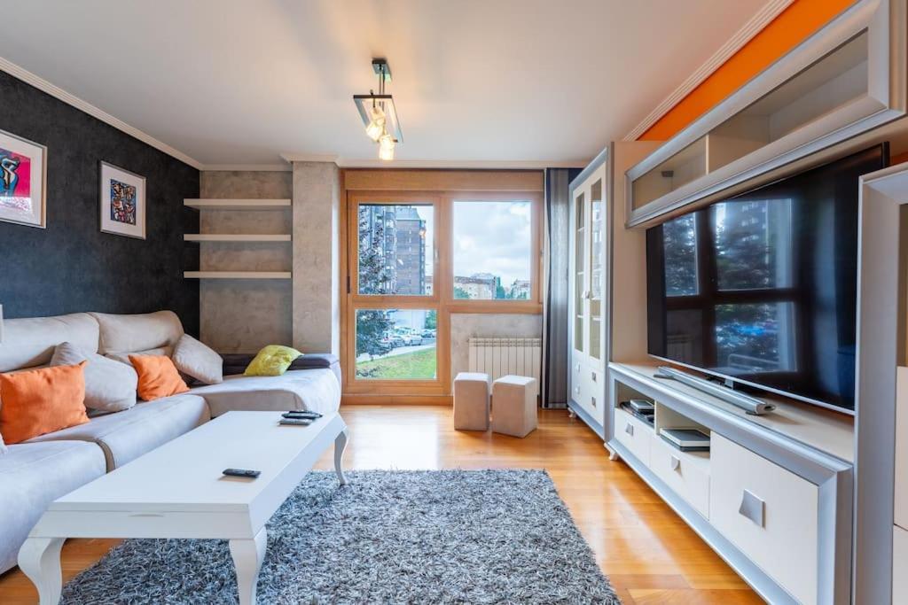 Apartamento En El Corazon De La Ciudad Con Parking Santander Buitenkant foto