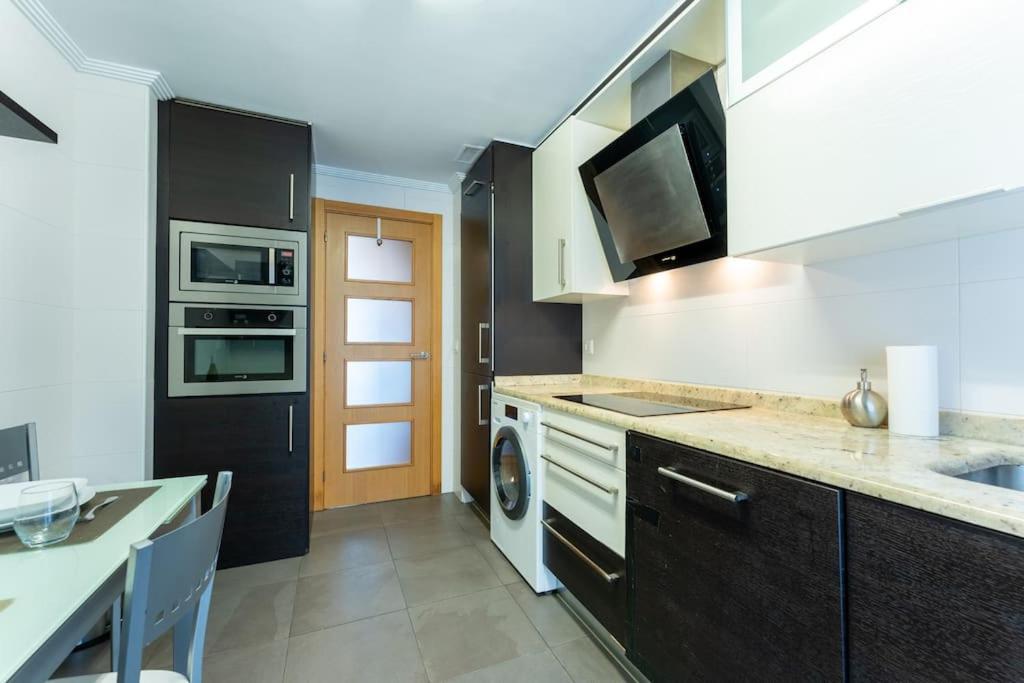 Apartamento En El Corazon De La Ciudad Con Parking Santander Buitenkant foto