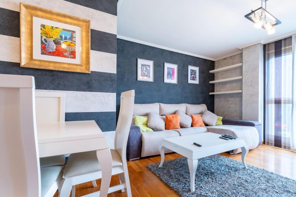 Apartamento En El Corazon De La Ciudad Con Parking Santander Buitenkant foto
